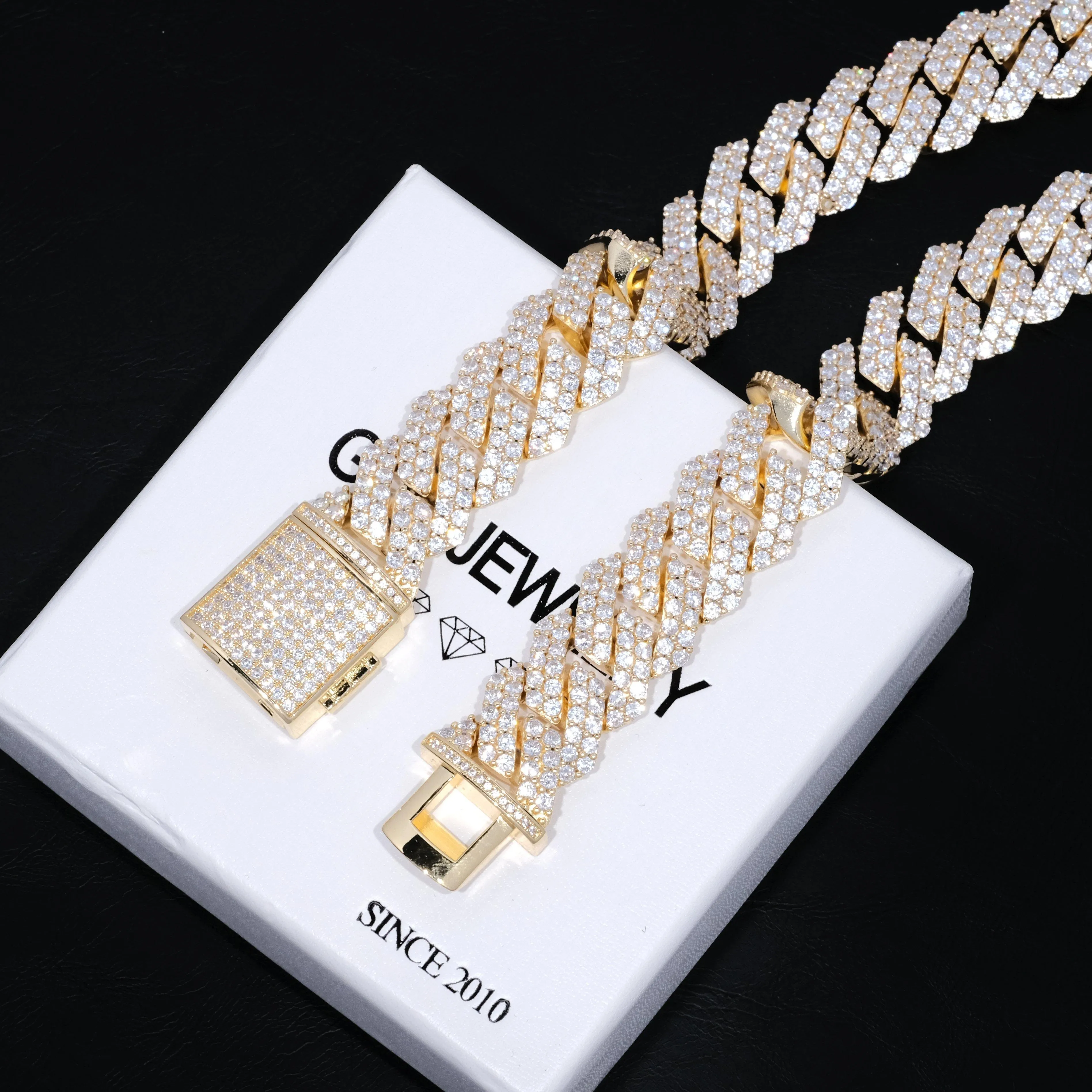 19mm 2-Row Iced Prong Cuban Chain In 18K Gold (Reward)